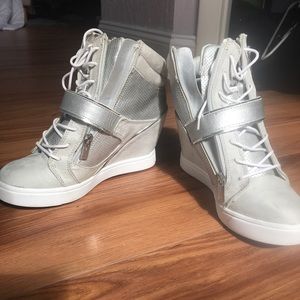 Jennifer Lopez Silver/White wedge sneaker